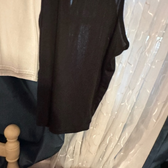 2 Drskin tanks 1 white 1- black - Picture 4 of 7